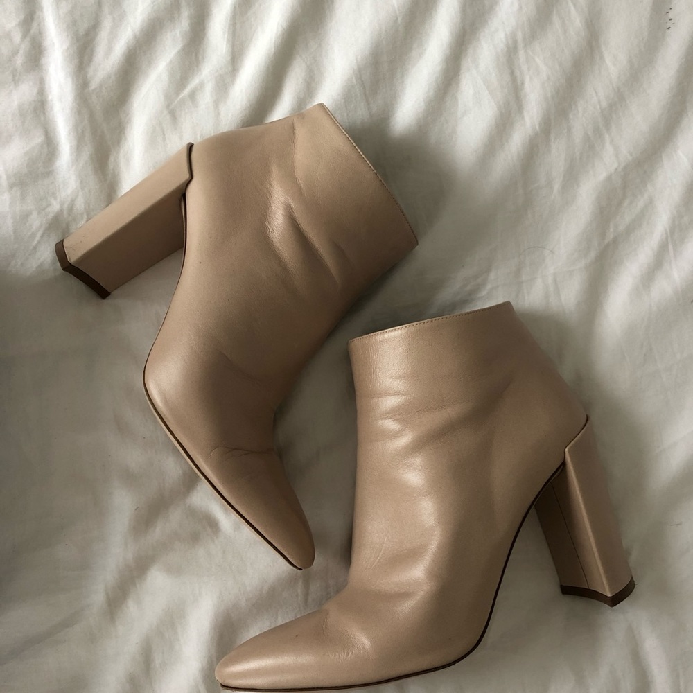 Stuart Weitzman “Pure” Bootie Size 10 - image 5